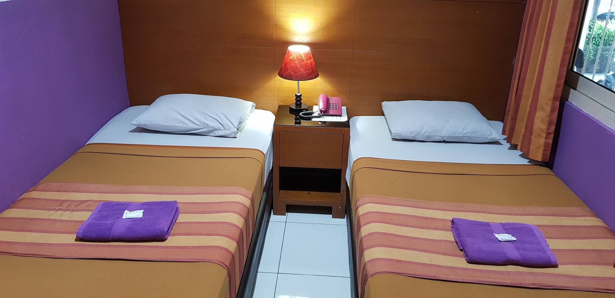 Hotel Dequr Jakarta Kota Exterior photo
